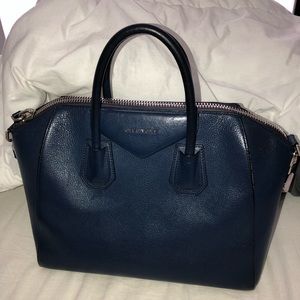 Givenchy antigona medium